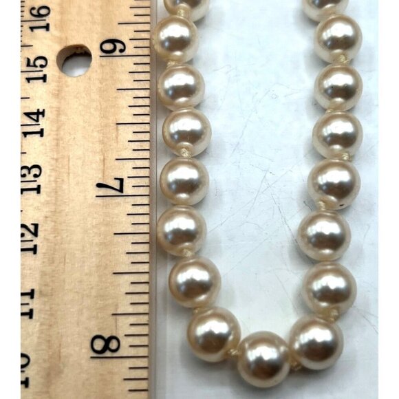 Vintage Glass Faux Pearl Necklace     A97 - Picture 7 of 7